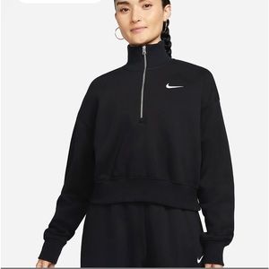 NIKE Women’s Phoenix Crop Sweatshirt
